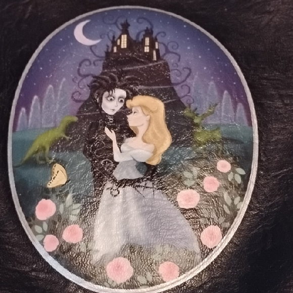 Hot Topic Her Universe Black Shoulder Bag Tote Edward Scissorhands Studs Laces - Picture 5 of 9